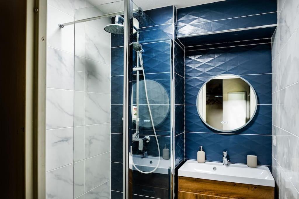 Lourde Center Apartment 3 Bed With Parking Лурд Экстерьер фото